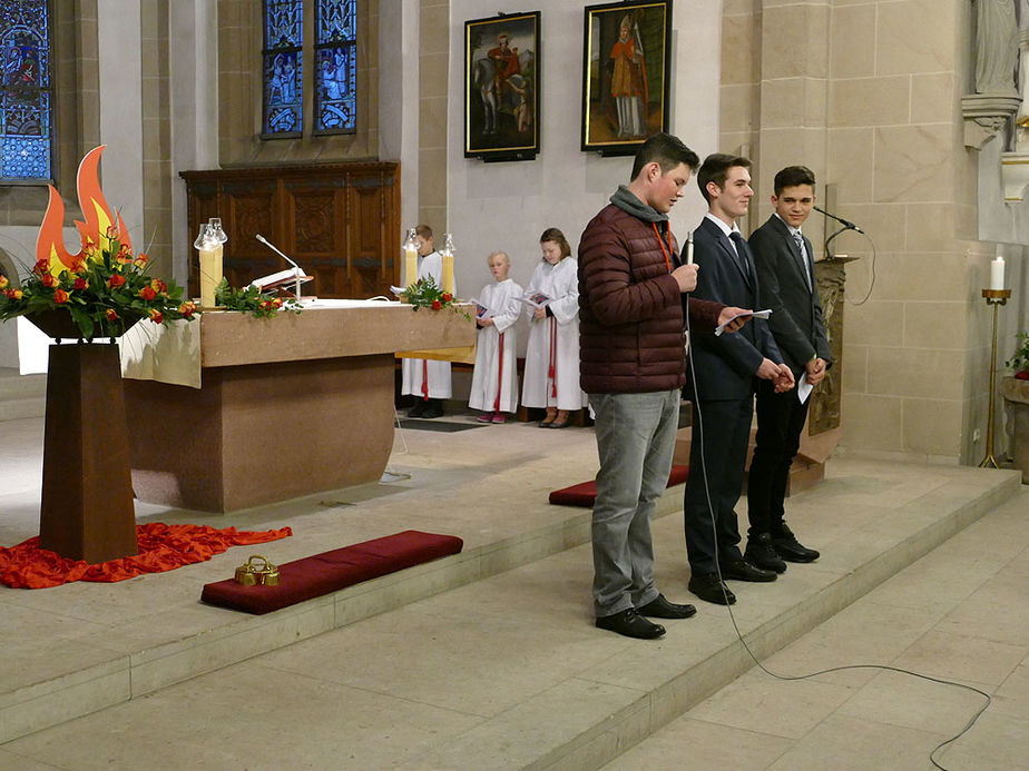 Firmung 2017 in Naumburg (Foto: Karl-Franz Thiede)